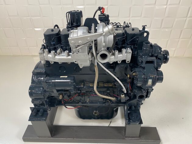 KOMATSU  PC240NLC-7K   - MOTOR TÉRMICO SAA6D102E-2