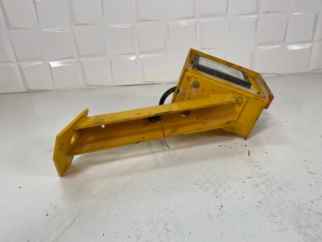 VOLVO  L180E   - FARO DELANTERO IZQUIERDO CON SOPORTE - Imagen 3