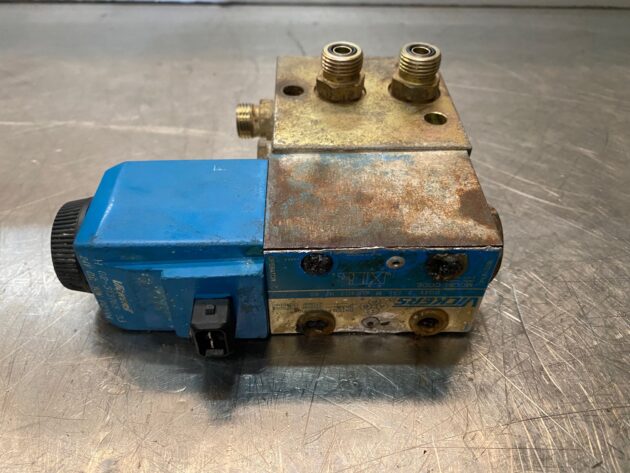 VOLVO  L180E  11173805 / 11173169 - ELECTROVÁLVULA DE FRENO DE PARKING