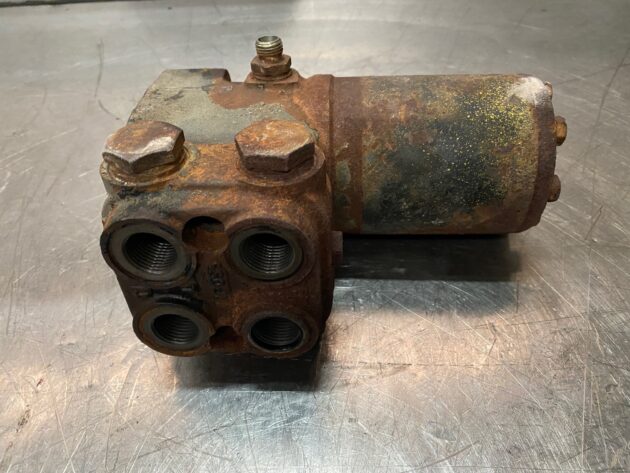 VOLVO  L90C  11700244 - ORBITROL DE DIRECCIÓN - Imagen 4