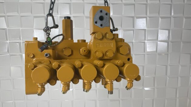 CATERPILLAR  345C  259-7779 - DISTRIBUIDOR DE 5 CARRETES - Imagen 4