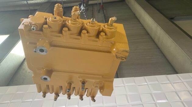 CATERPILLAR  345C  259-7779 - DISTRIBUIDOR DE 5 CARRETES - Imagen 7