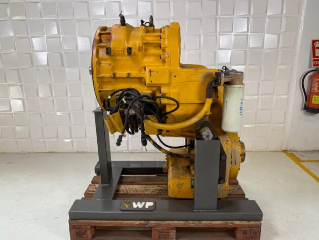 VOLVO  L120E  VOE22521 / 11038460 - SERVOTRANSMISIÓN Y CONVERTIDOR HTE205