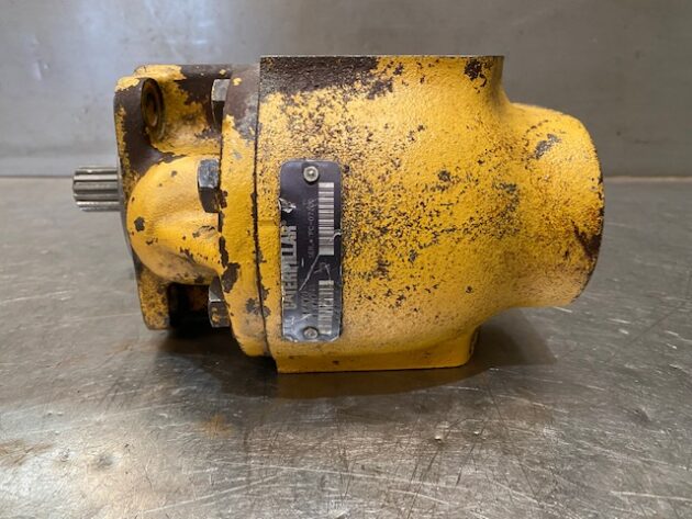 CATERPILLAR  963B  134-4795 - BOMBA DE SERVICIOS - Imagen 2