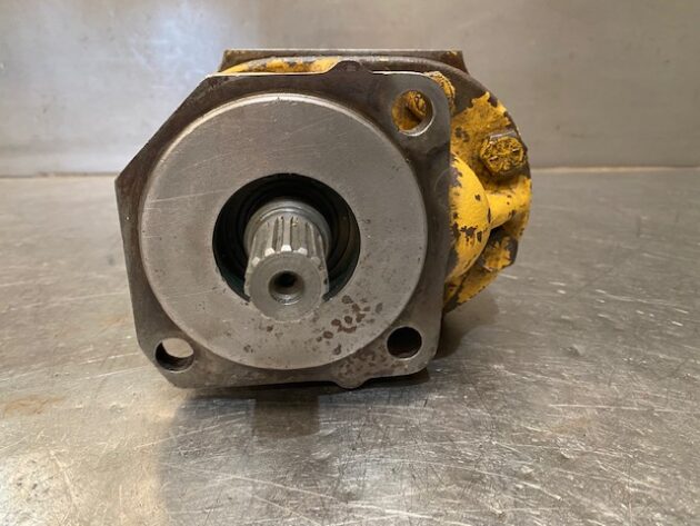 CATERPILLAR  963B  134-4795 - BOMBA DE SERVICIOS - Imagen 3