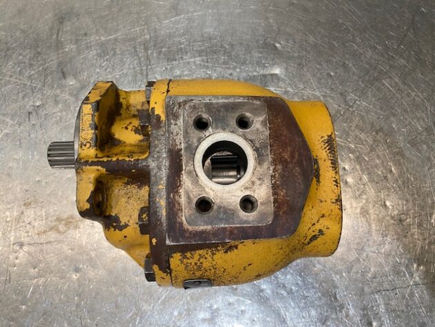 CATERPILLAR  963B  134-4795 - BOMBA DE SERVICIOS - Imagen 6