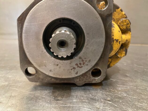 CATERPILLAR  963B  134-4795 - BOMBA DE SERVICIOS - Imagen 7