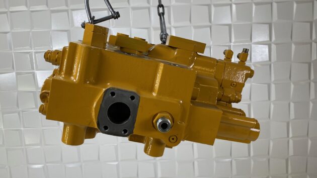 CATERPILLAR  345C  259-7713 - DISTRIBUIDOR DE 4 CARRETES - Imagen 2