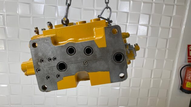 CATERPILLAR  345C  259-7713 - DISTRIBUIDOR DE 4 CARRETES - Imagen 4