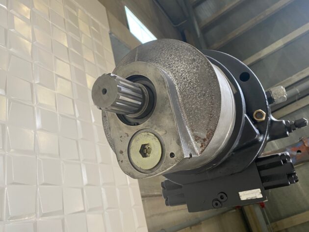 CATERPILLAR  374D  228-3238 - MOTOR DE TRANSLACIÓN - Imagen 6