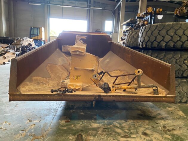 VOLVO  A40D  11194729 / 11195077 - CAJA DE CARGA - Imagen 5