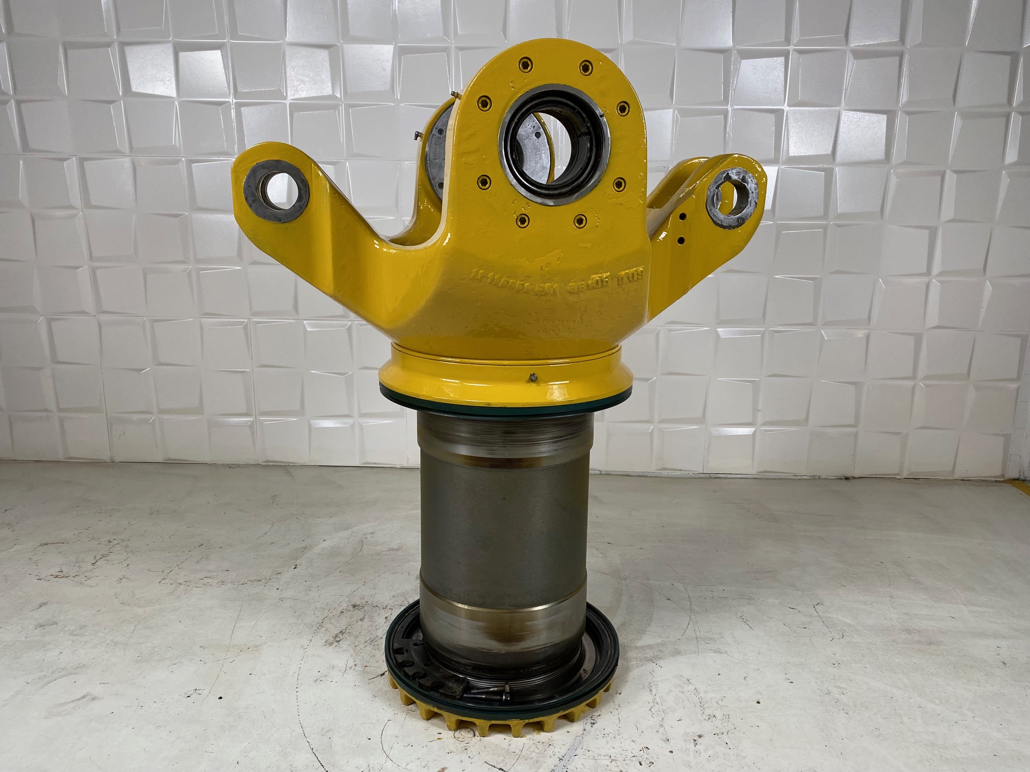 VOLVO A40D - 11193685 - CENTRAL JOINT YOKE - Image 2