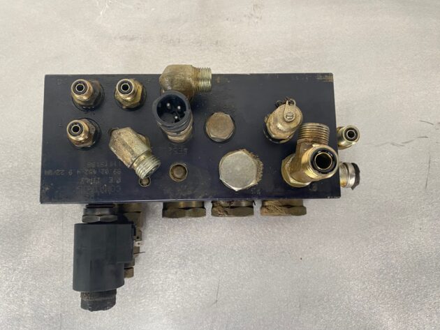 VOLVO  A40D  11119198 - CUERPO DE VÁLVULAS DE FRENOS - Imagen 6
