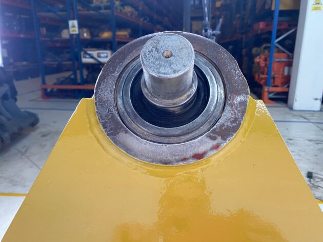 VOLVO  A40D  11119572 - SOPORTE TRASERO DE CAJA - Imagen 7