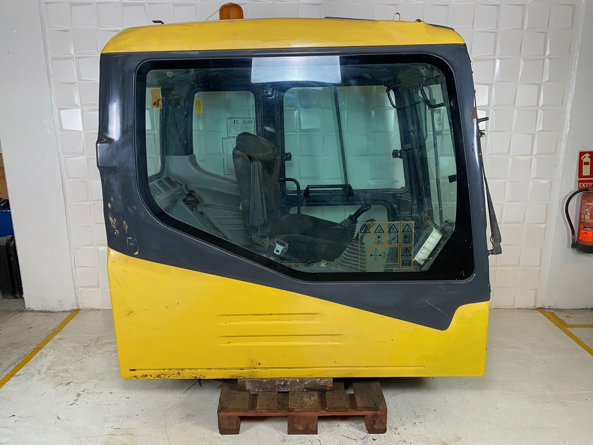 KOMATSU PC240NLC-7K 20Y-54-01151 - CABINA - Imagen 5