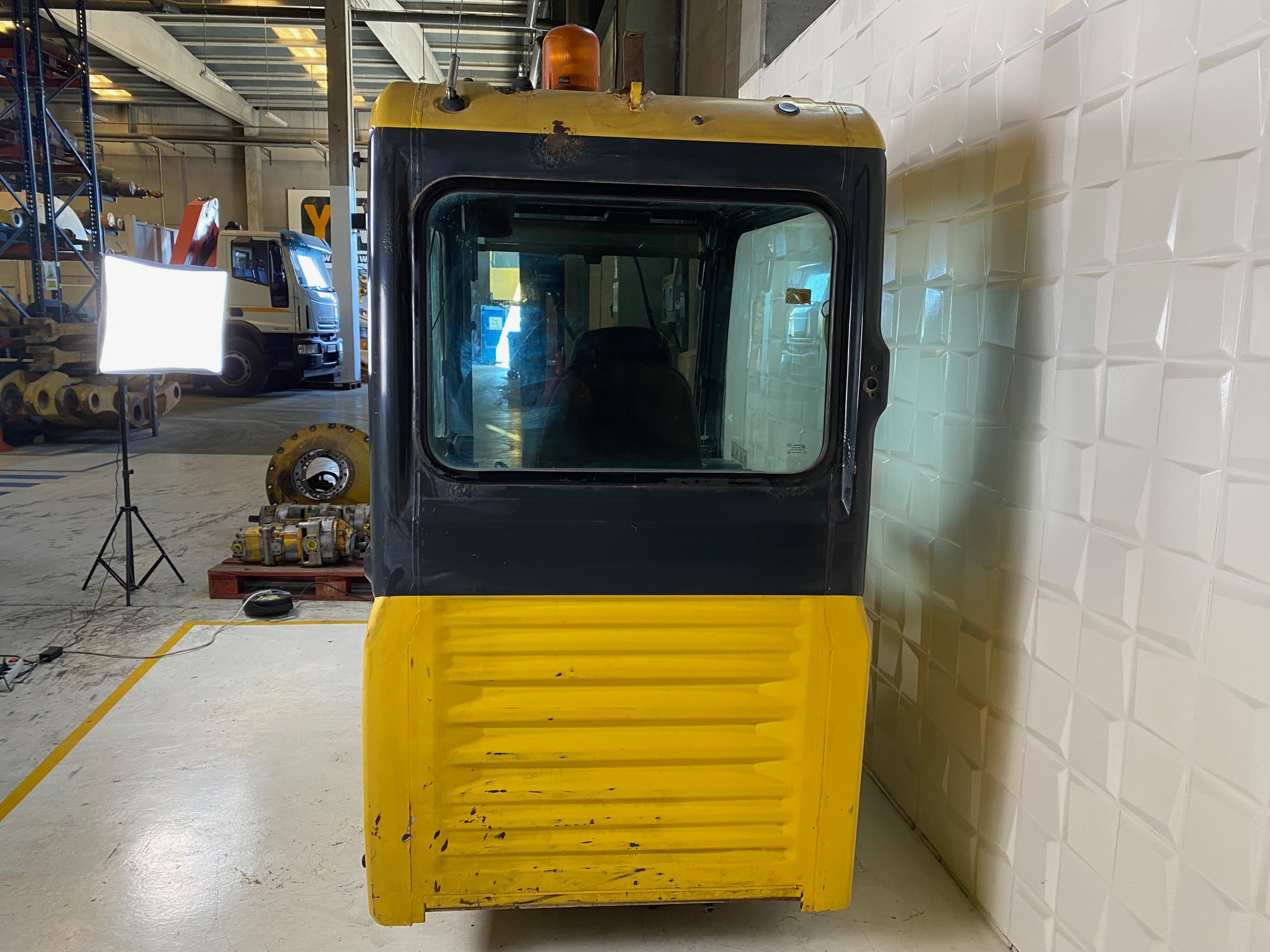 KOMATSU PC240NLC-7K 20Y-54-01151 - CABINA - Imagen 7