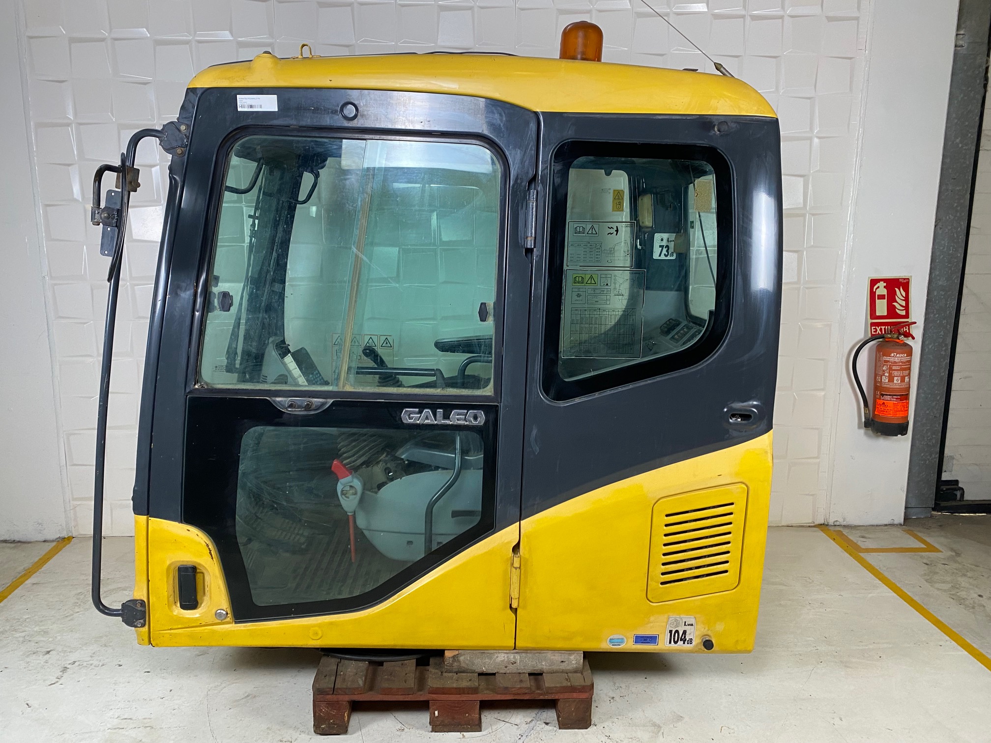 KOMATSU PC240NLC-7K 20Y-54-01151 - CABINA