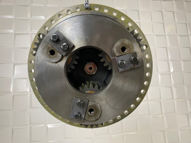 VOLVO  A40D  11103195 - TAPA DE REDUCCIÓN TRASERA - Imagen 3