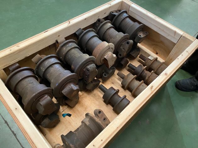 KOMATSU PC210LC-6K - 22U-30-00021 - UPPER ROLLERS - Image 2