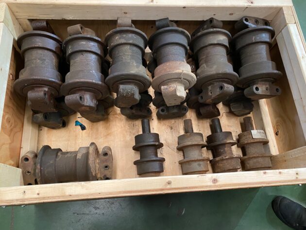 KOMATSU PC210LC-6K - 20Y-30-00016 - LOWER ROLLERS