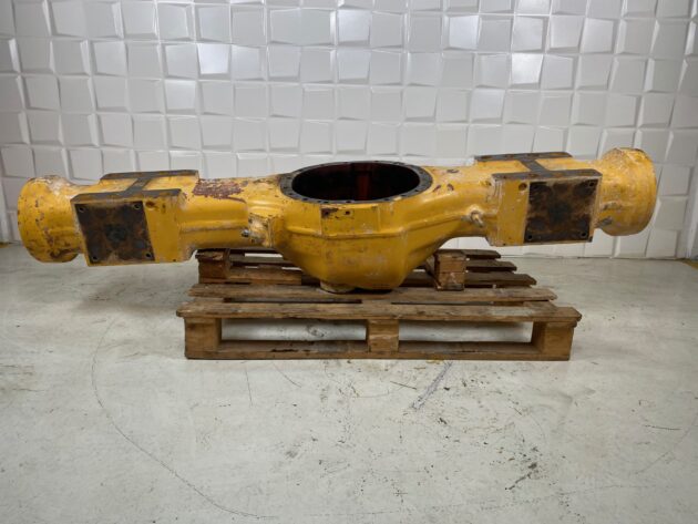 VOLVO  A40D  11102505 - CARCASA DEL EJE INTERMEDIARIO - Imagen 2