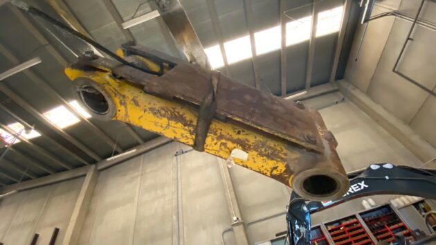 KOMATSU PC340NLC-6K - 207-70-53110 - CENTER LINK TO BUCKET - Image 6