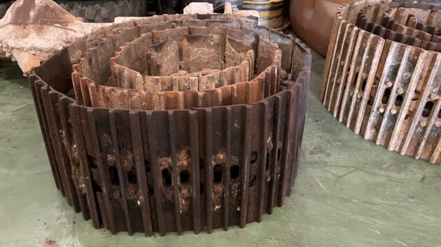 KOMATSU  PC210-8   - CADENAS - Imagen 2