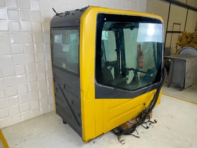 KOMATSU  PC210-8  20Y-53-00082 - CABINA - Imagen 6