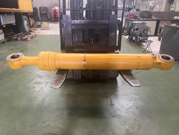 KOMATSU  PC210-8  707-01-0K540 - 5ª. BOTELLA