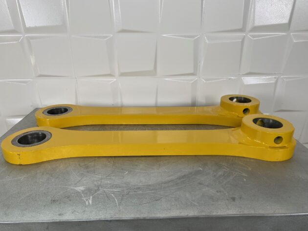 KOMATSU  PC210-8  205-70-73130 - BIELA PARALELA DE CAZO - Imagen 2