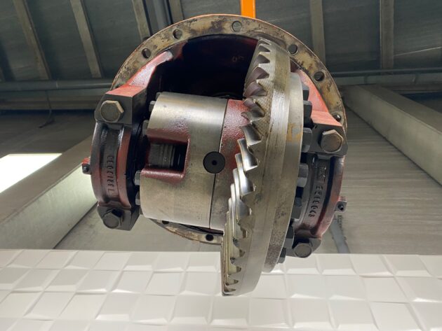 FIAT HITACHI  FR220-2   - DIFERENCIAL DELANTERO - Imagen 6