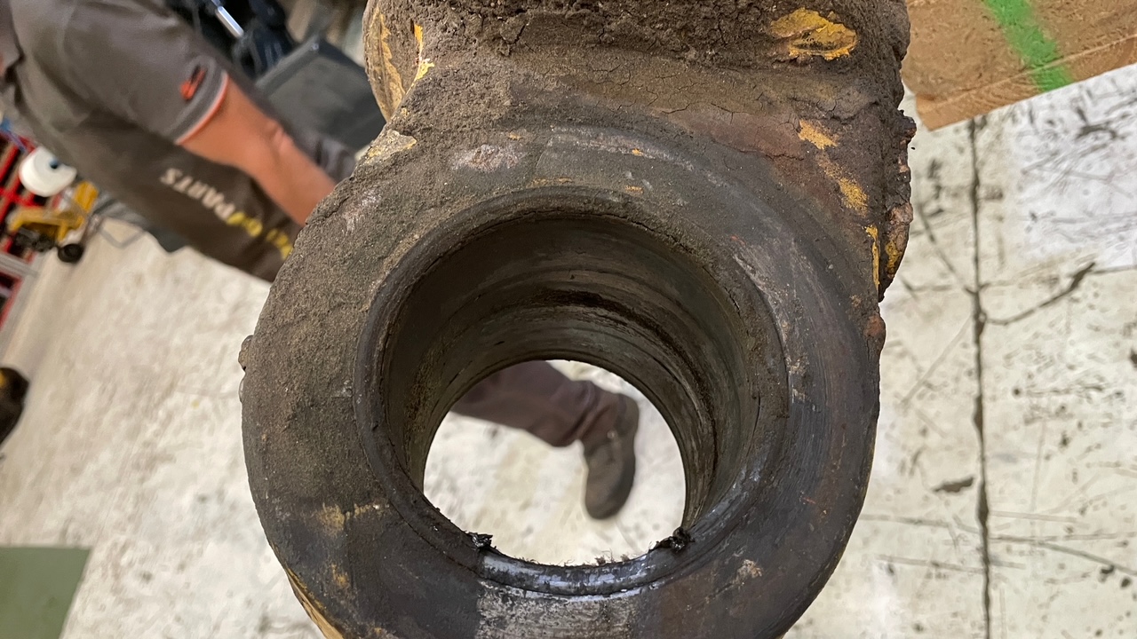 HYUNDAI ROBEX 450LC-7 - - BOOM CYLINDER - Image 3