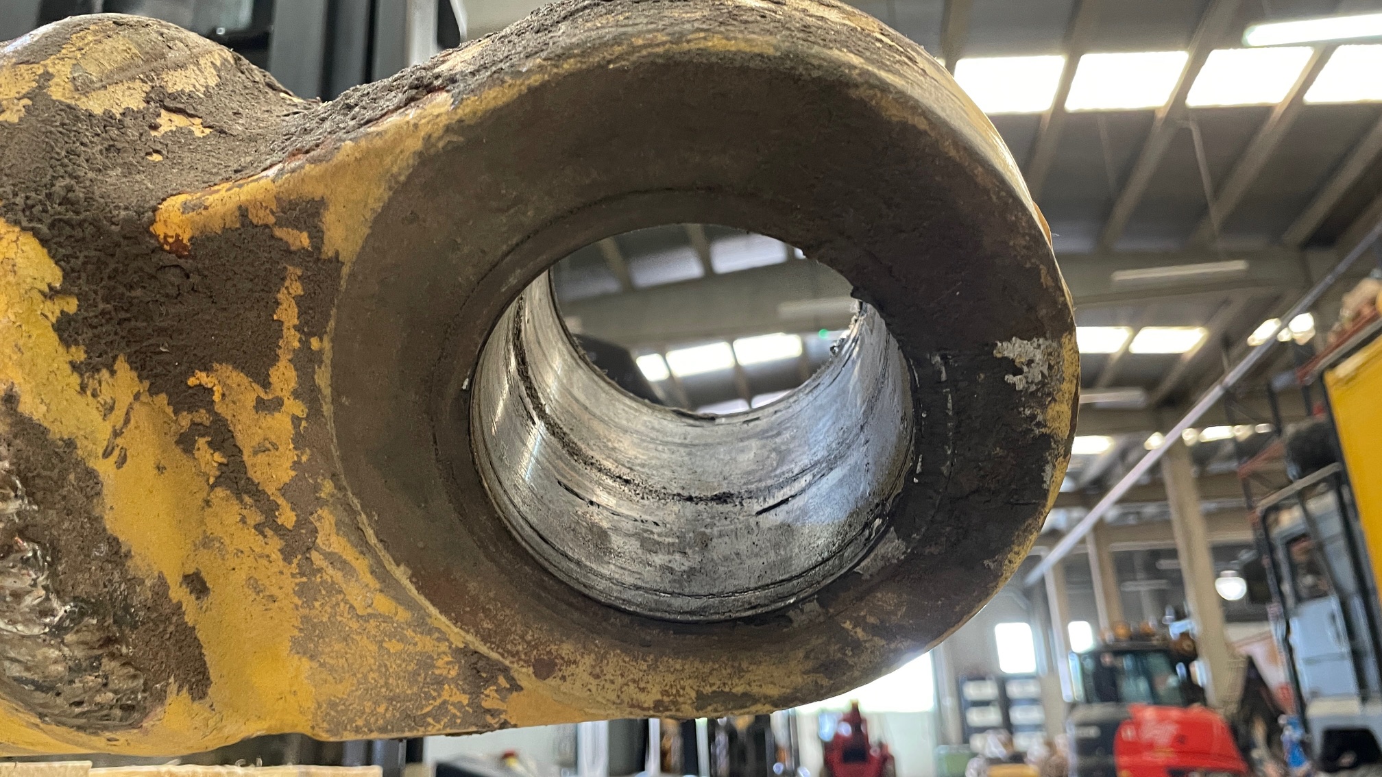 HYUNDAI ROBEX 450LC-7 - - BOOM CYLINDER - Image 4