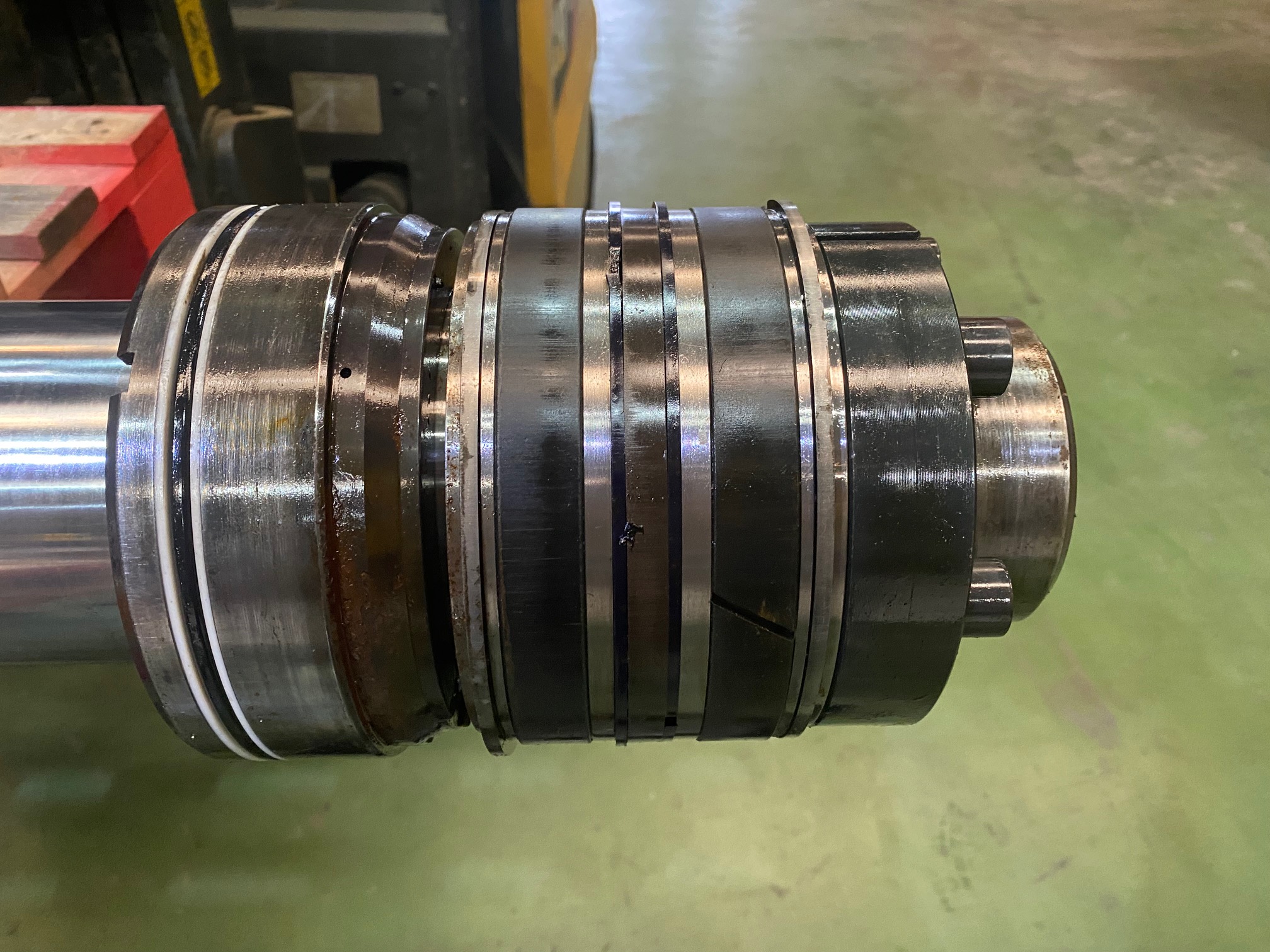 HYUNDAI ROBEX 450LC-7 - - BOOM CYLINDER - Image 7