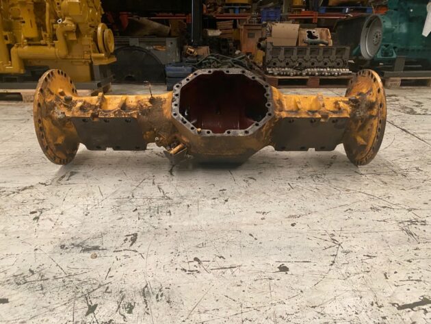 VOLVO  L180E  17211611 - CARCASA DEL EJE DELANTERO - Imagen 2