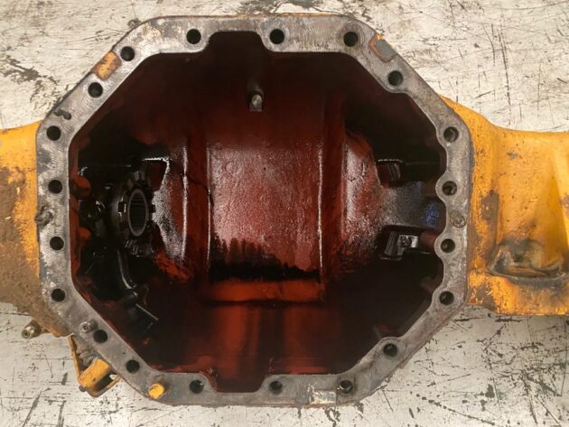VOLVO  L180E  17211611 - CARCASA DEL EJE DELANTERO - Imagen 6