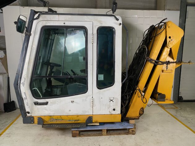 LIEBHERR  A904 IND.  7022480 - CABINA
