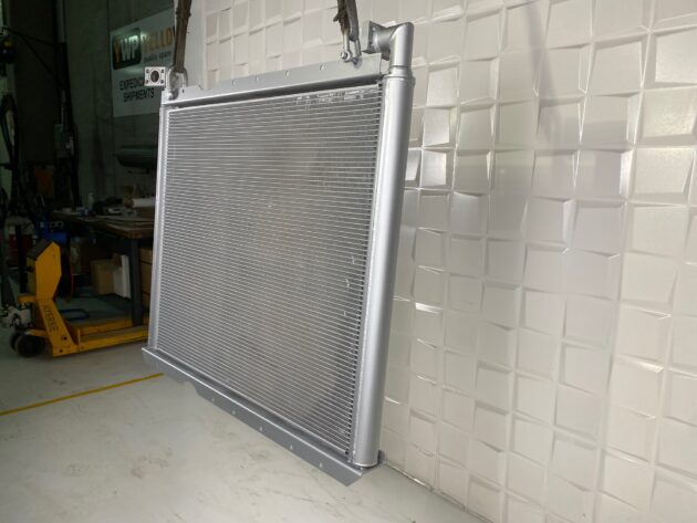 JCB  JS330  30/925663 - RADIADOR DE ACEITE - Imagen 2