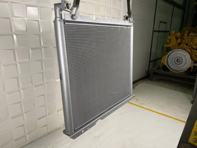 JCB  JS330  30/925663 - RADIADOR DE ACEITE - Imagen 3
