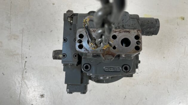 LIEBHERR  A904 IND.  9073810 - MOTOR DE TRANSLACIÓN LMV100 - Imagen 6