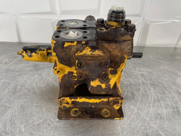 VOLVO  A30C  11063348 - DISTRIBUIDOR PRINCIPAL - Imagen 3
