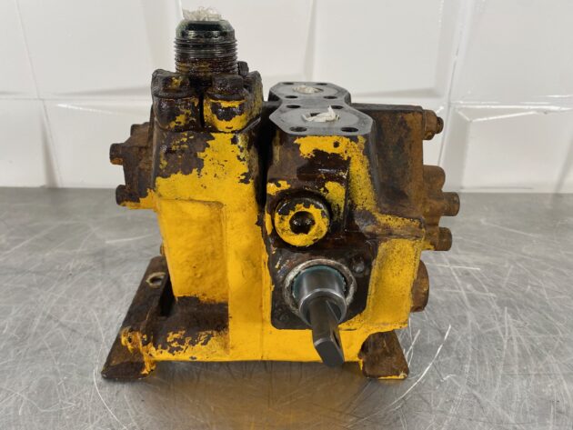VOLVO  A30C  11063348 - DISTRIBUIDOR PRINCIPAL - Imagen 4