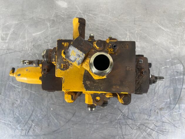 VOLVO  A30C  11053869 - DISTRIBUIDOR DE DIRECCIÓN - Imagen 6