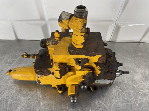 VOLVO  A30C  11053869 - DISTRIBUIDOR DE DIRECCIÓN