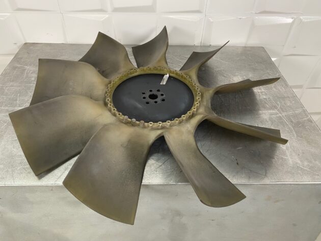 CATERPILLAR  930G  185-1046 - ASPAS DEL VENTILADOR - Imagen 4