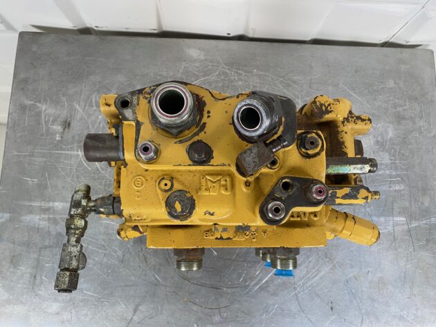 CATERPILLAR  930G  240-1686 - DISTRIBUIDOR DE PALA - Imagen 6