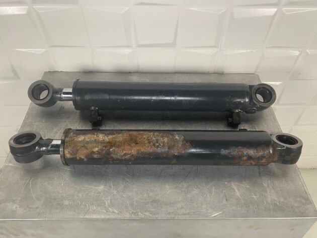 KOMATSU WA380-5H - 423-63-H1200 - STEERING CYLINDER