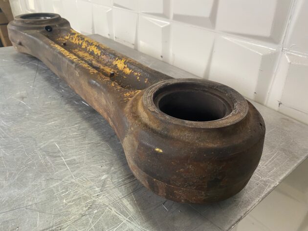 KOMATSU WA380-5H - 424-70-H1330 - LINK FROM BUCKET - Image 4