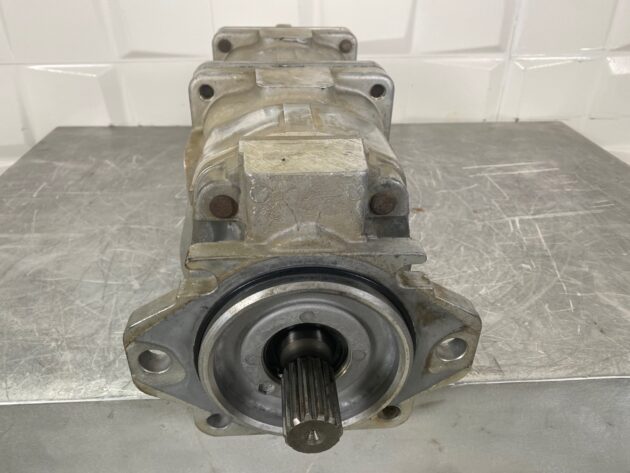 KOMATSU WA380-5H - 705-55-33080 - MAIN HYDRAULIC PUMP - Image 3