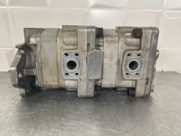 KOMATSU WA380-5H - 705-51-31160 - STEERING PUMP - Image 2
